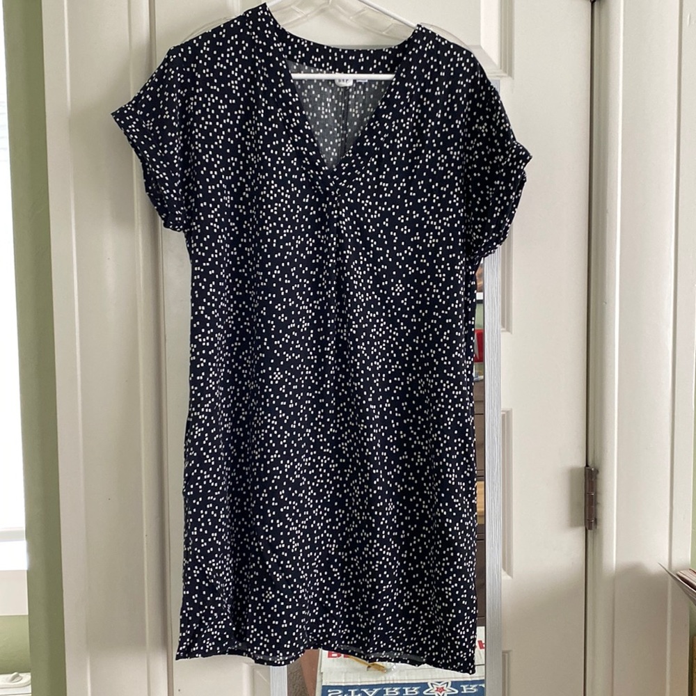 Gap v neck dress with pockets, S